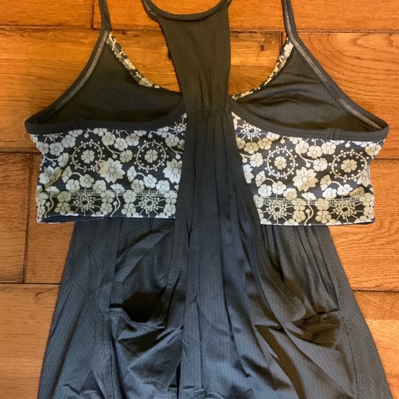 Lululemon tank - Picture 2 of 2